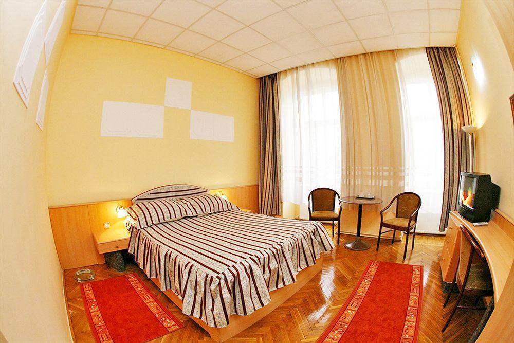 Hotel Melody Central Cluj-Napoca Esterno foto